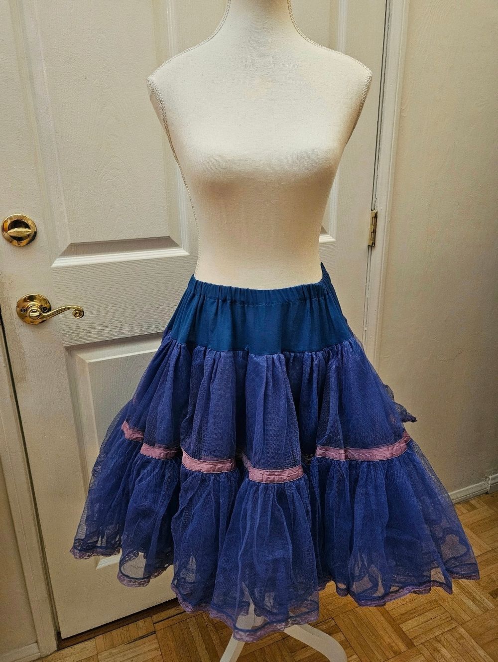 Vintage MONA of Hollywood Blue Purple Crinoline Petticoat Tulle Full Lace Skirt